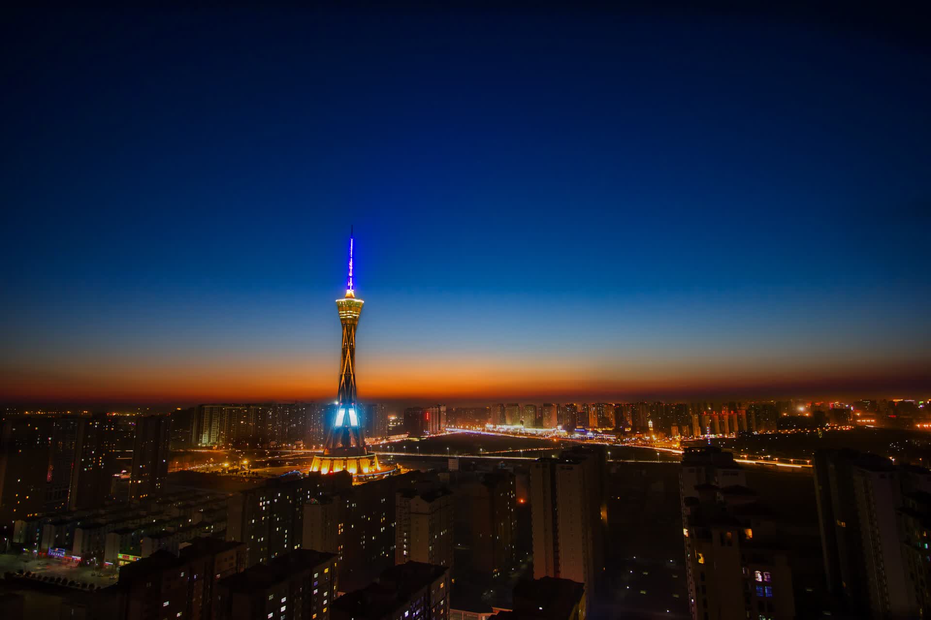 世界登山青年志愿者营：培养救援与环保意识并进的年轻力量，国际登山联合会